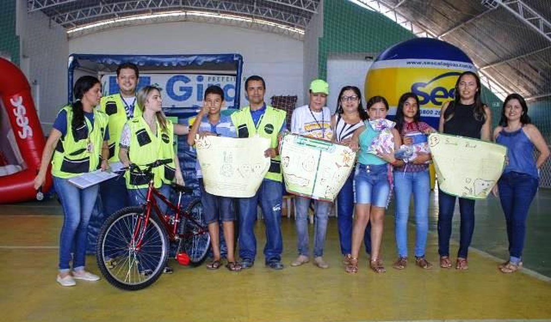 Alunos da Escola Municipal Antônio Alves participam do Projeto OdontoSesc em Girau do Ponciano