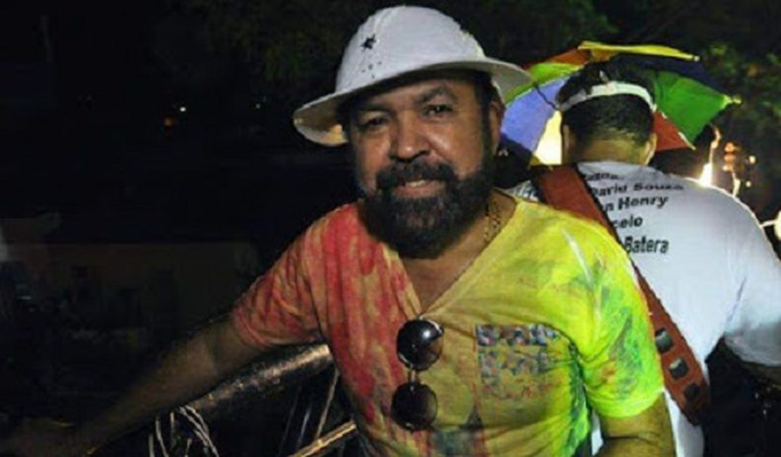 Morre Marcos Catende, fundador do Bloco da Mulher da Capa Preta