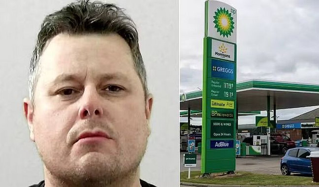 Professor é flagrado usando apenas sutiã em 'ato sexual' em banheiro feminino e acaba banido de dar aulas
