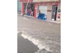 Temporal alaga ruas de Girau do Ponciano; assista ao vídeo