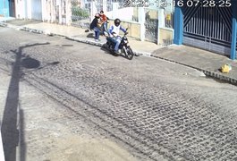 Imagens flagram mototaxista clandestino e passageiro realizando assaltos em Arapiraca