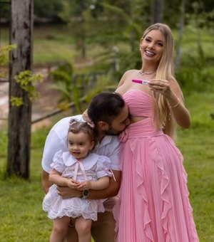 Influencers Rey Costa e Clara Teixeira anunciam a espera do segundo filho