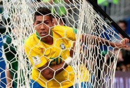 Esposa de Firmino destaca garra do jogador e internautas apoiam alagoano