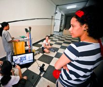 Amanda Duarte num fuxico com a assistência de direção na 2º temporada do Fuxico de Cinema