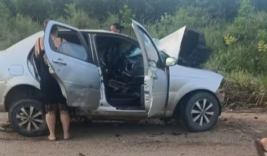 Batida entre quatro veículos deixa quatro mortos e sete feridos no sul da Bahia