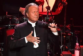 Julio Iglesias nega acusações de abuso sexual e diz que são 'absolutamente falsas'