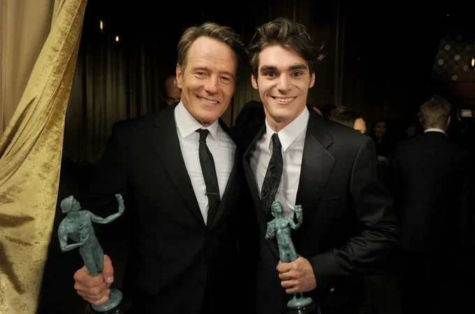 Bryan Cranston lamenta morte de 'filho' em 'Breaking Bad' e faz apelo sobre saúde mental