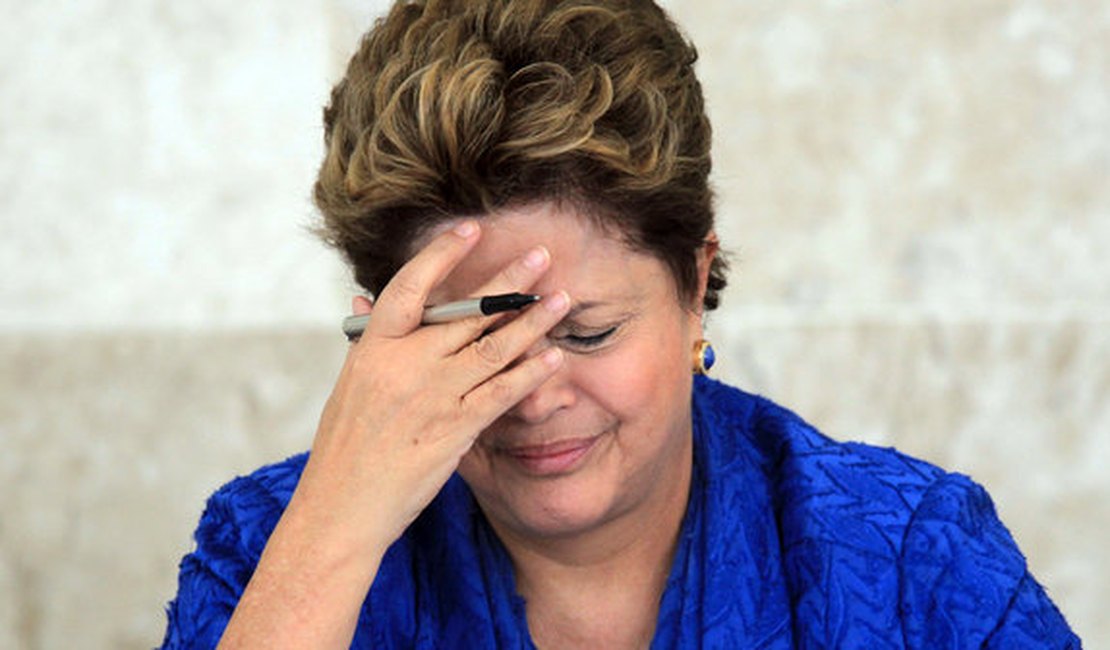Senado aprova impeachment e afasta presidente Dilma