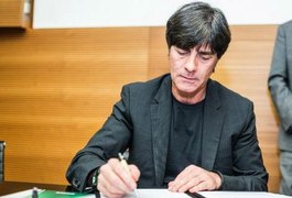 Joachim Low renova contrato com a seleção da Alemanha até 2018