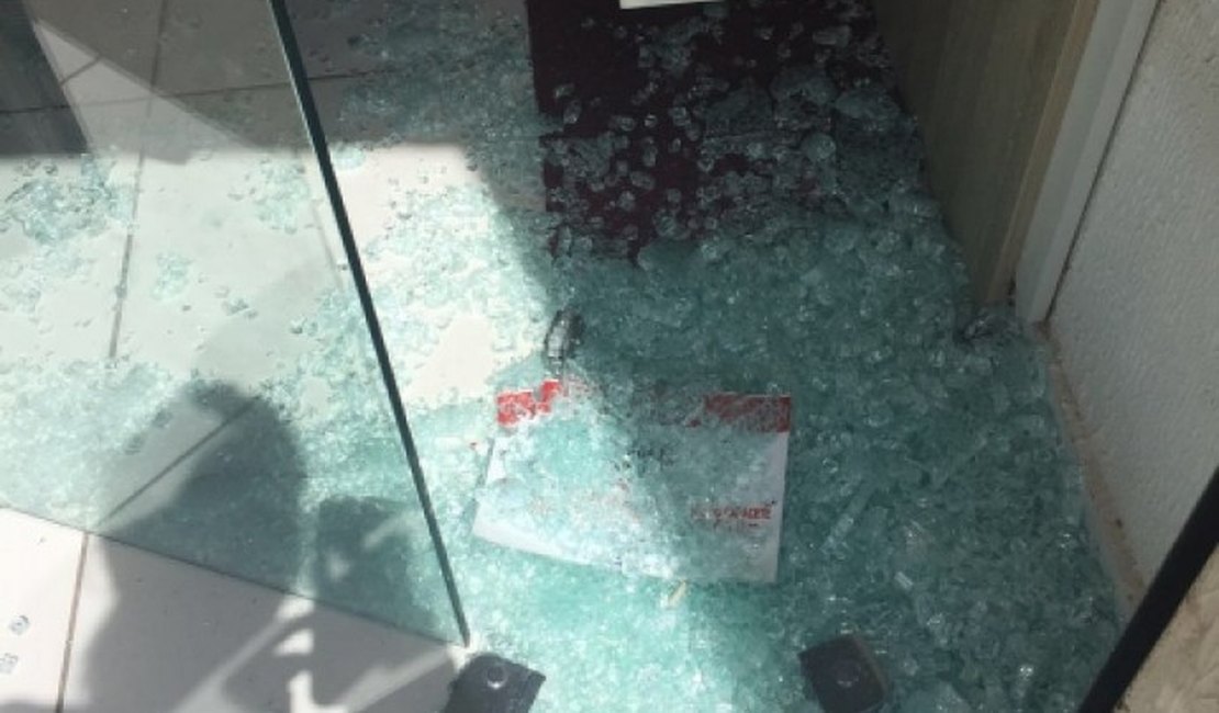 Polícia investiga arrombamento em loja em Arapiraca