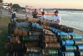 FPI do São Francisco apreende 1,3 mil armadilhas aquáticas, 150 quilos de massa de queijo e multa Casal