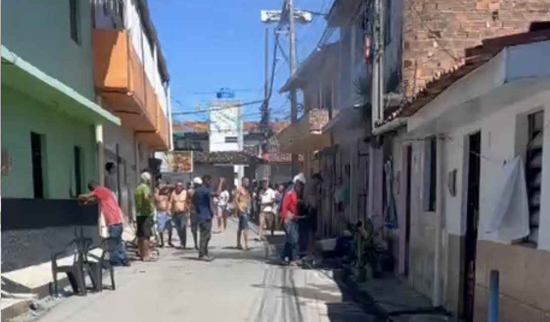 Explosão de botijão de gás deixa três feridos e provoca incêndio em residência no Jacintinho