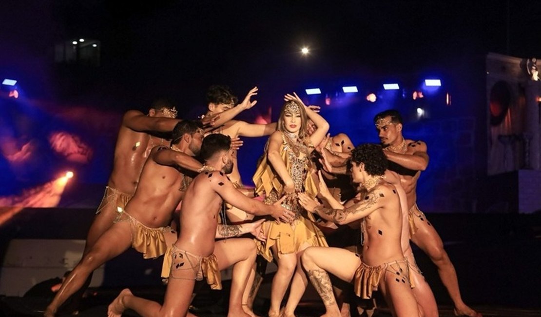 VÍDEO: Cena do bacanal de Herodes gera críticas em encenação da Paixão de Cristo, em Gravatá (PE)