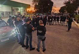 Operação integrada é realizada em diversos bairros de Arapiraca e cumpre 10 mandados contra criminosos