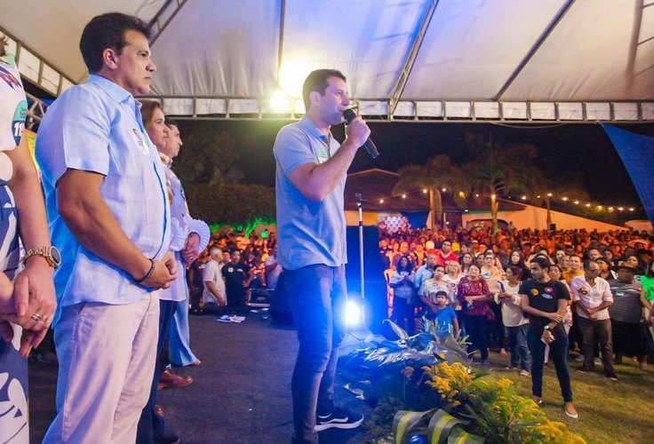 Mais de cinco mil pessoas recebem Daniel Barbosa na Casa Nezinho, em Arapiraca