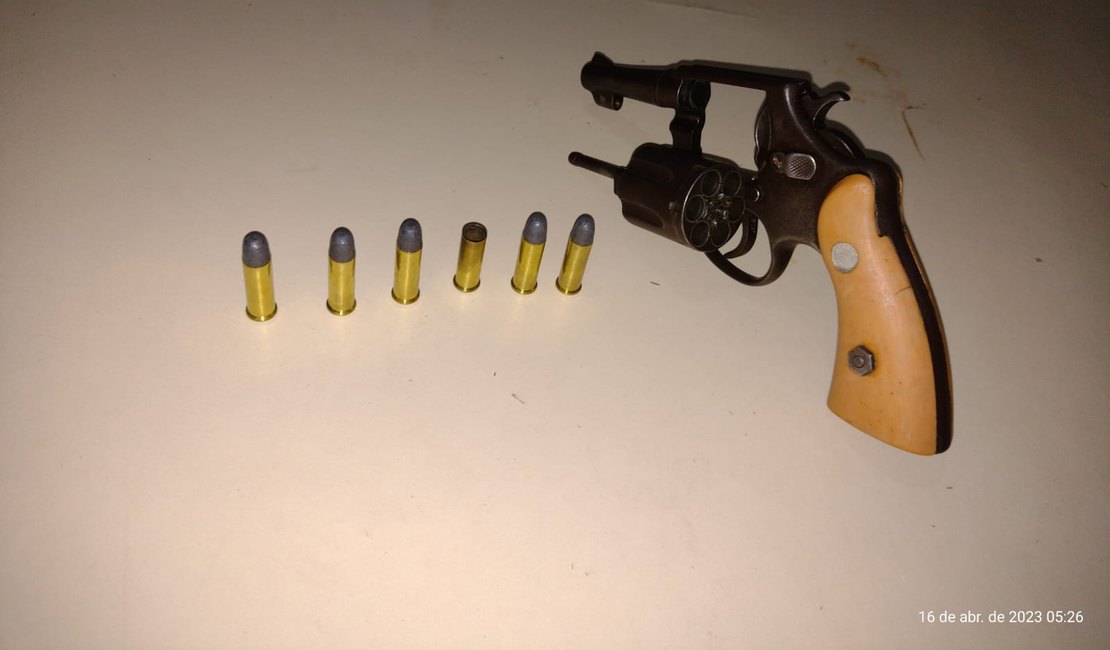 Após ameaça a vigilante, homem armado e outras três pessoas são presas em Limoeiro de Anadia