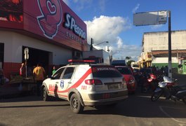 Operação da Polícia Civil fecha a Rua do Sol e apreende materiais irregulares, em Arapiraca