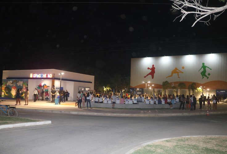 Luciano Barbosa inaugura ginásio de esportes, nova Arapiraquinha e Praça no povoado Bananeiras, em Arapiraca; assista