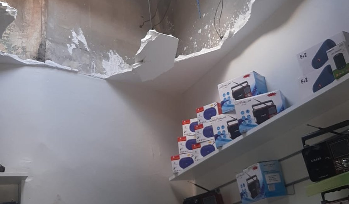 Vídeo. Criminosos arrombam e furtam loja de celulares no Centro de Arapiraca