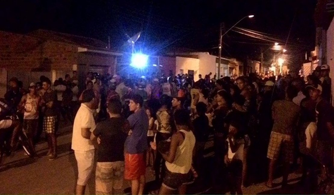 Homem é morto com vários tiros em Delmiro Gouveia