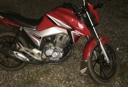 Rocam recupera motocicleta roubada após intensa perseguição em Lagoa da Canoa