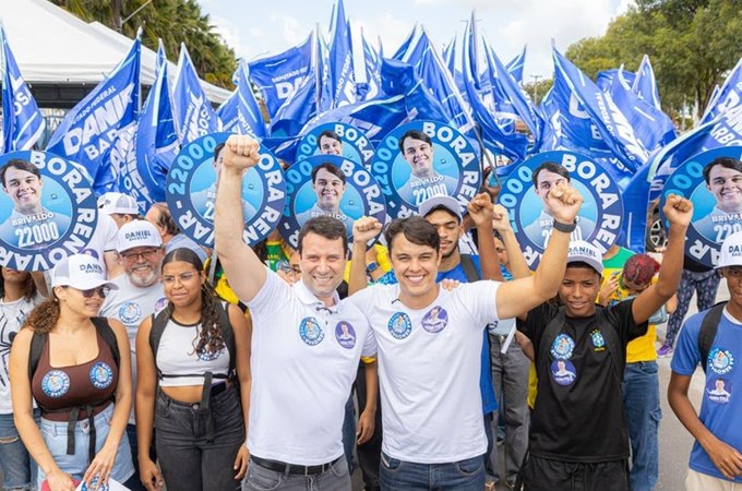 Daniel Barbosa reforça presença política em Maceió com adesivaço no Benedito Bentes