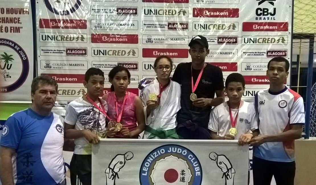 Equipe Leonízio Judô Clube traz 5 medalhas de ouro e uma de prata para Arapiraca