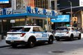 Mulher esfaqueia duas pessoas e é baleada pela polícia na Times Square, em Nova York