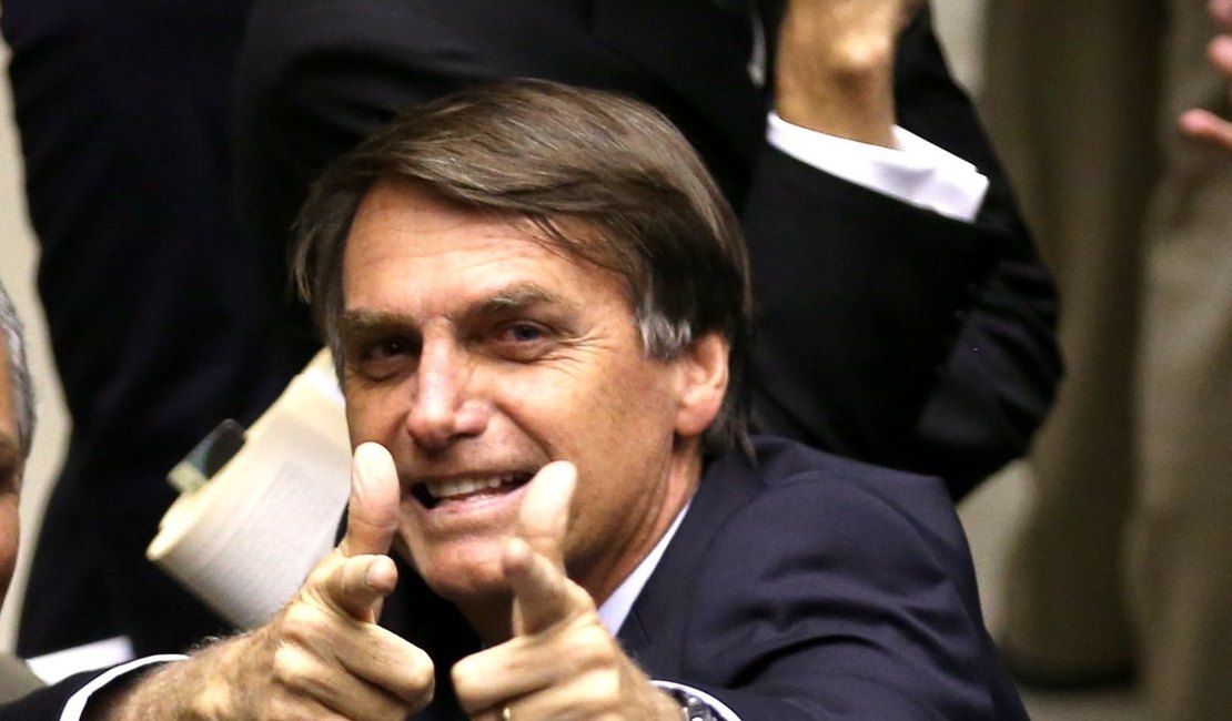Deputado Federal Jair Bolsonaro grava mensagem em vídeo para policiais de Alagoas