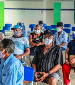 População idosa de Penedo tem a melhor cobertura vacinal contra Covid entre as grandes cidades de Alagoas