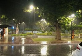 Inmet emite alerta de chuva para 53 cidades de Alagoas com risco de alagamentos e deslizamentos leves