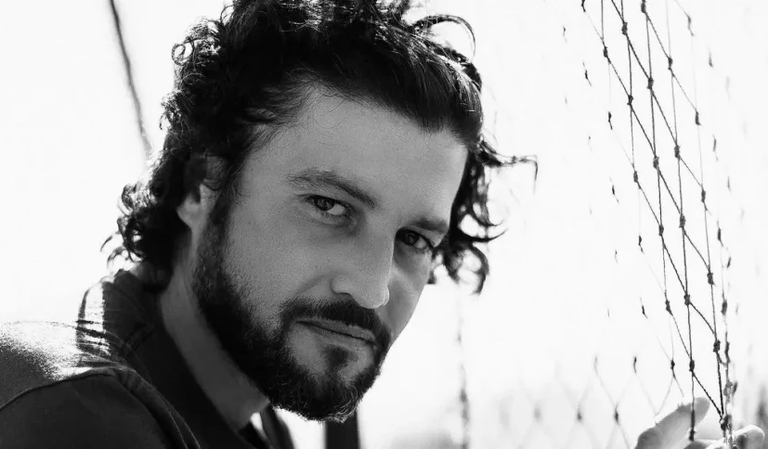 Ator de Malhação e Gênesis é preso por porte ilegal de arma de fogo no Rio de Janeiro