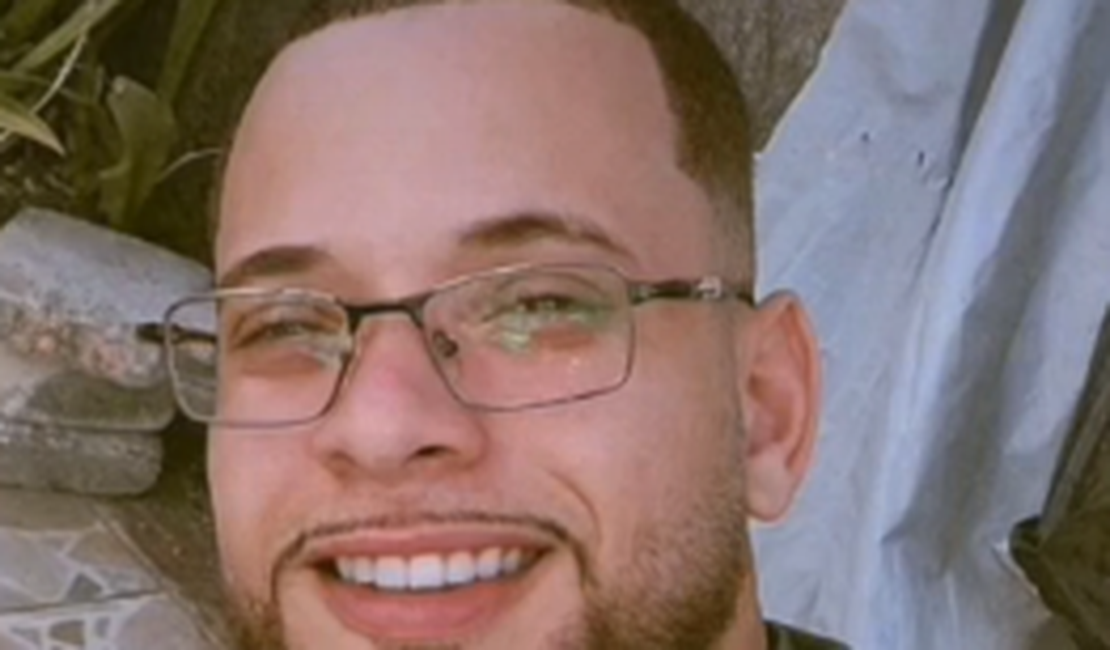 Jovem é morto a tiros dentro de barbearia no Sertão de Alagoas