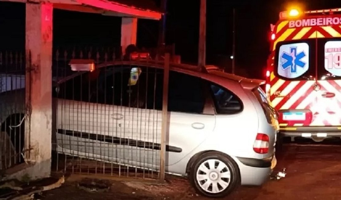 Idosa confunde pedais de carro e acaba matando a filha atropelada em SC