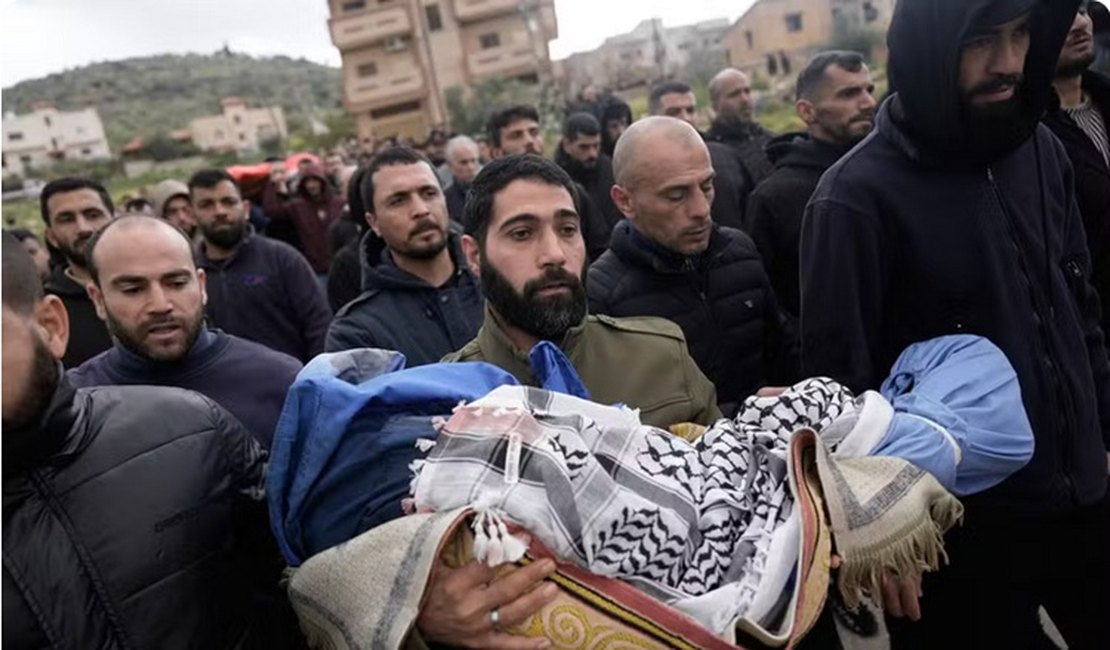 Soldados israelenses atiram contra carro e matam 4 pessoas da mesma família, diz Autoridade Palestina