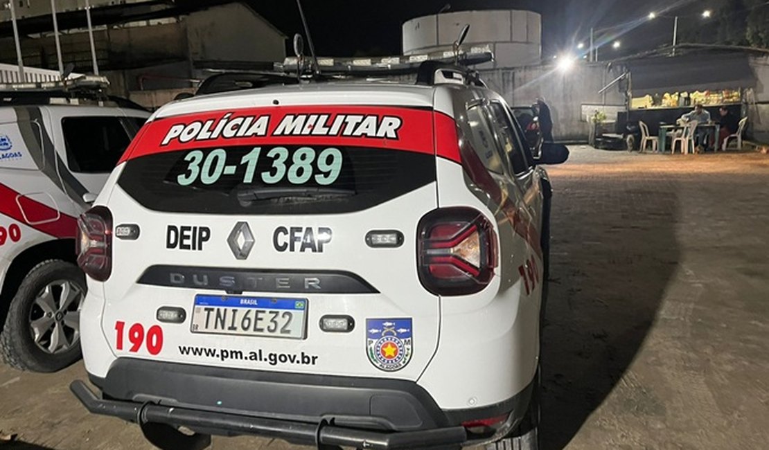 Homem é preso por furto em supermercado na Ponta Verde, em Maceió