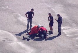 Helicóptero da PM cai na Baía de Guanabara, Rio; um morre