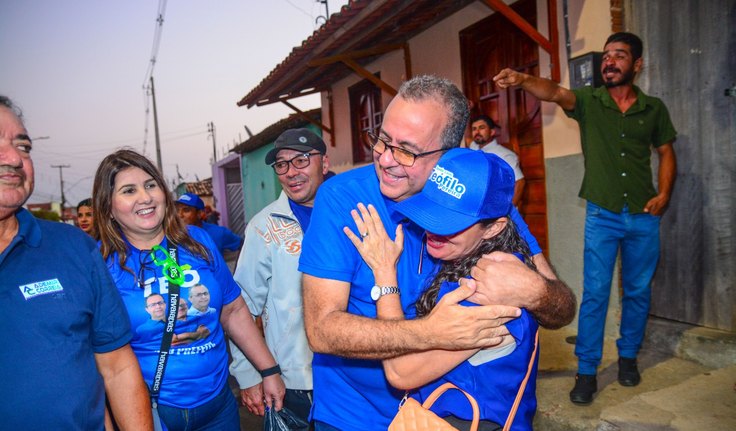 Teófilo Pereira leva multidão de apoiadores às ruas de Craíbas em arrastão eletrizante