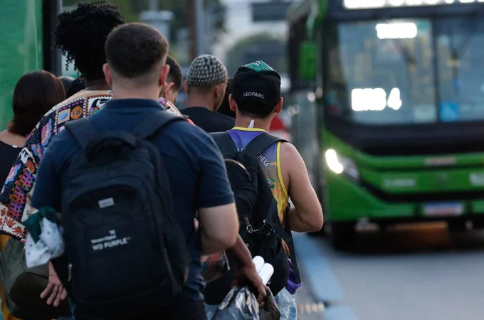 Campanha de Lula pede extensão do horário de votação em Alagoas e mais 8 estados após problemas no transporte público