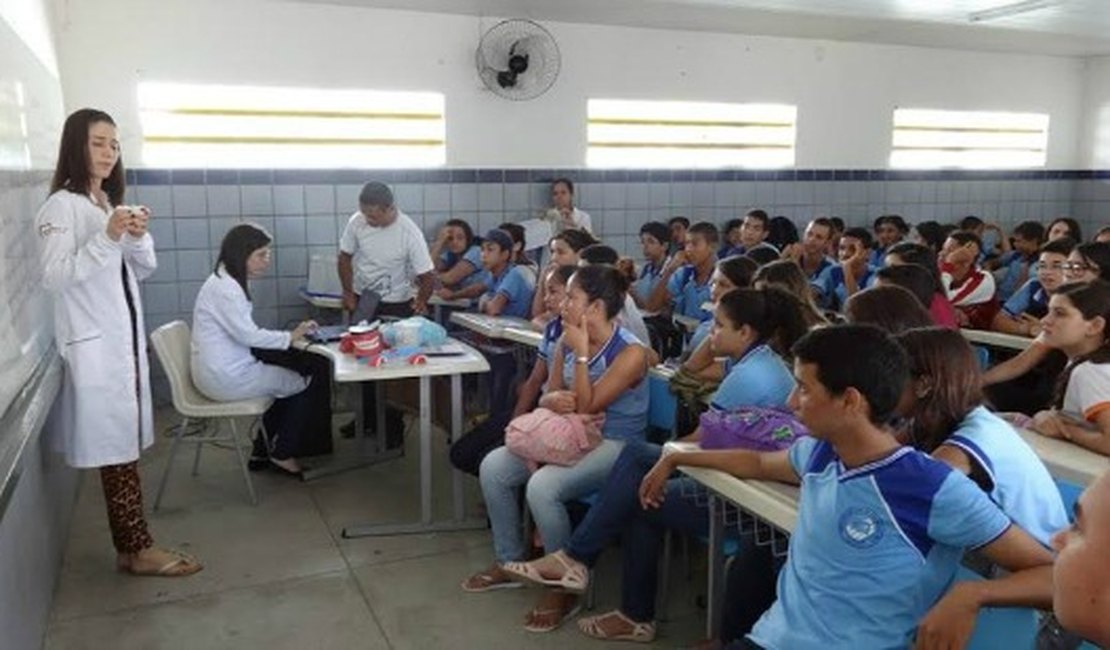 Arapiraca realiza feiras de saúde nas escolas municipais