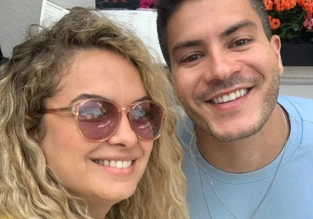 Arthur Aguiar descobriu morte da ex-namorada Lua Blanco enquanto fazia live