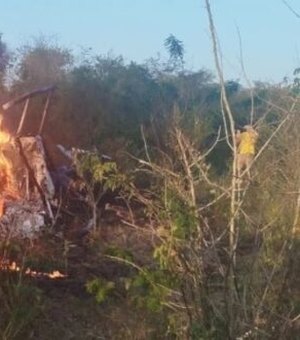 Helicóptero cai em Caruaru, interior de Pernambuco, e deixa dois mortos