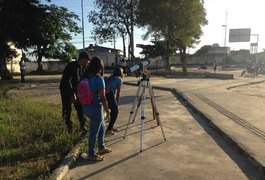 Eclipse total do sol chama a atenção de estudantes em Maceió