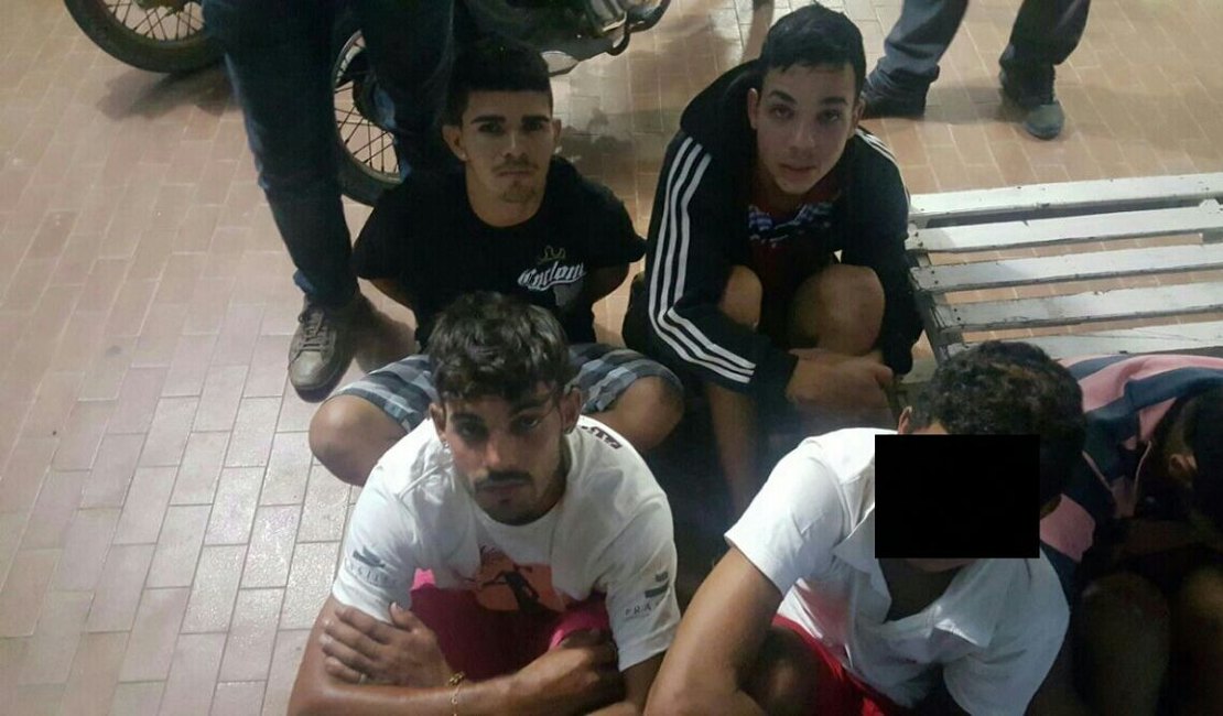 Polícia prende três jovens suspeitos de assaltar motel em Arapiraca