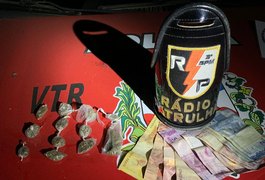 Adolescente com drogas corre ao ver policiais do 3° BPM, mas acaba sendo apreendido em Arapiraca