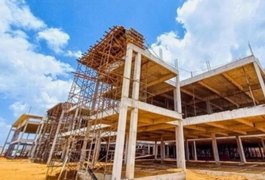 Bandidos invadem canteiro de obras do novo hospital de Palmeira dos Índios, rendem vigilante e roubam materiais