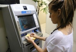 Estado libera pagamento da segunda faixa salarial neste sábado (10)