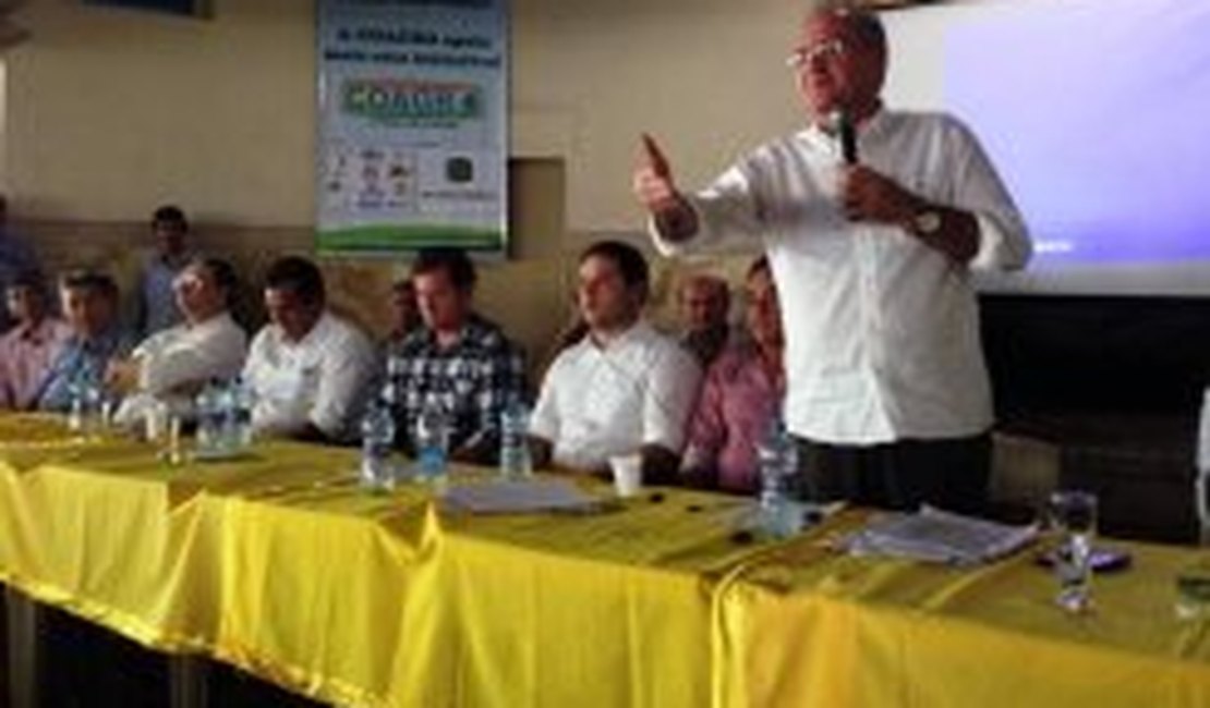 Renan participa de reunião com cerca de mil agricultores em Arapiraca