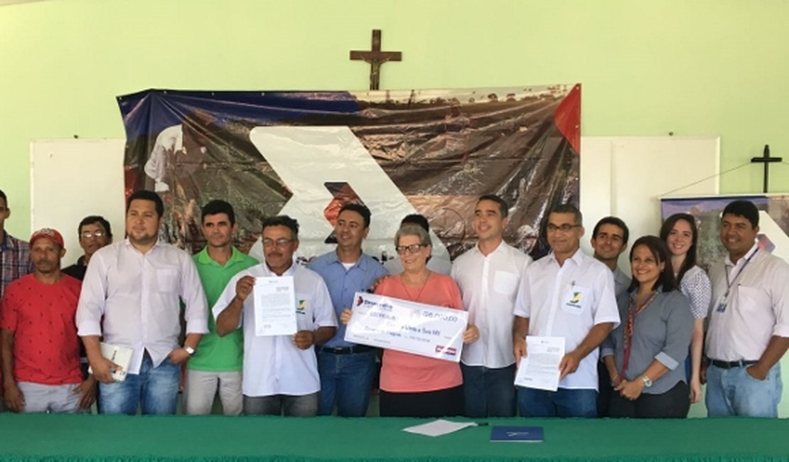 Renan Filho libera recurso não reembolsável para cooperativa