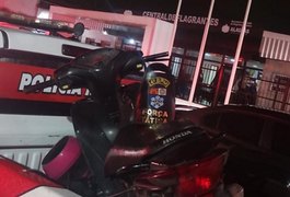 PM encontra desmanche de motos e prende três homens em flagrante no bairro Petrópolis, em Maceió